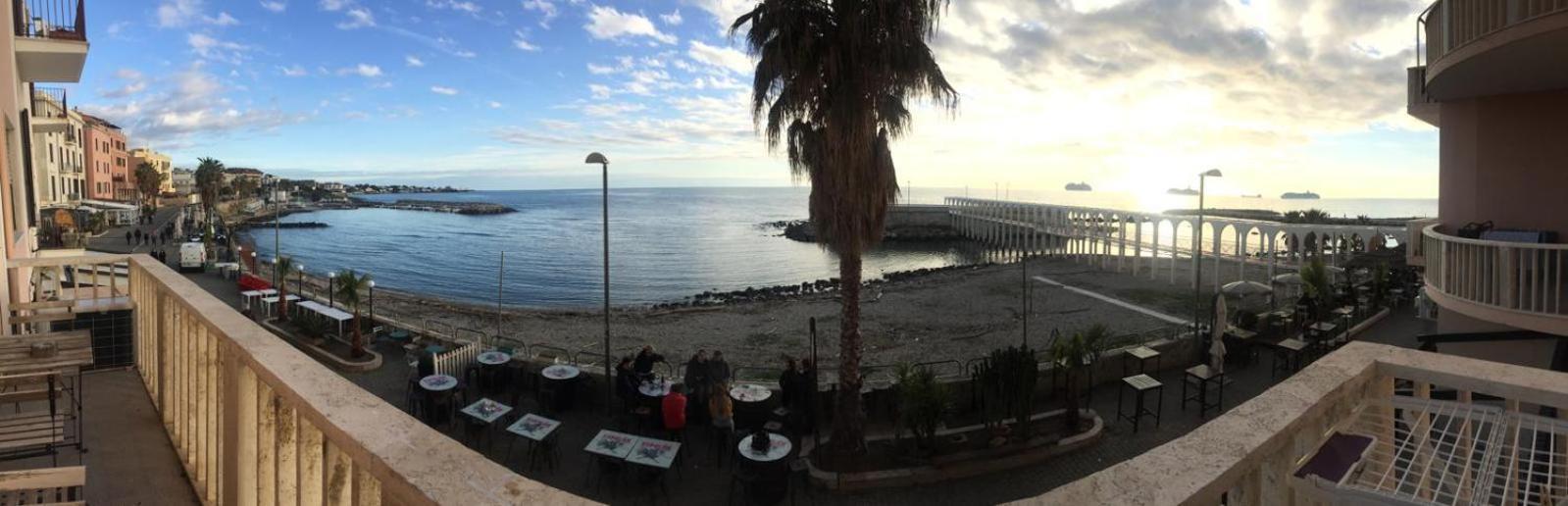Suite Beachfront Near The Station And Port, 5 Beds Civitavecchia Exterior photo
